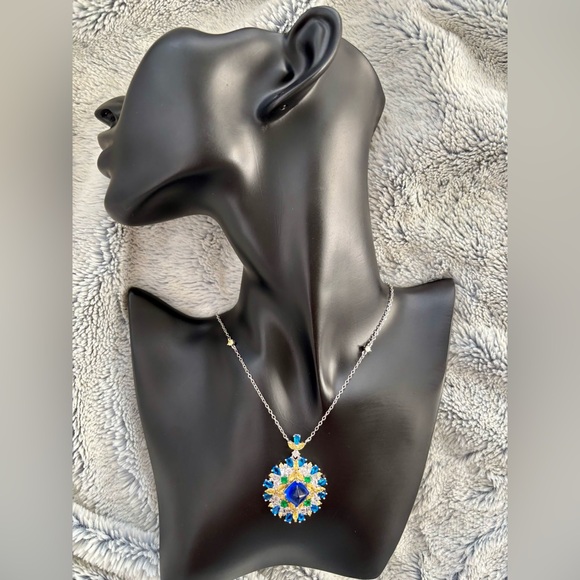 Glamorous cubic zirconia necklace - Picture 5 of 10